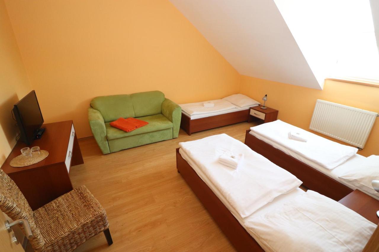 Blatensky Dvur Pardubice Exterior foto