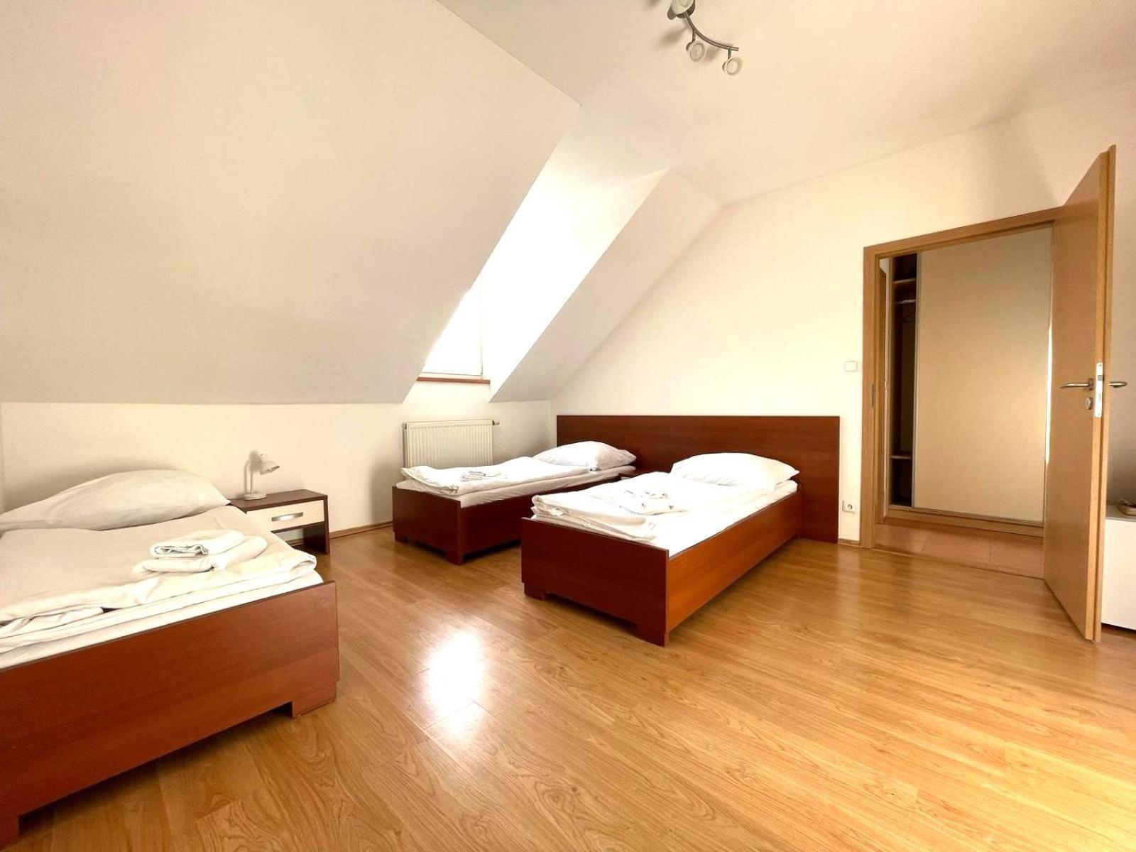 Blatensky Dvur Pardubice Exterior foto